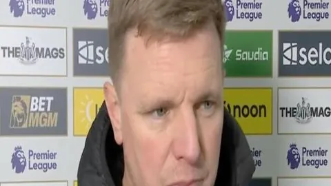 巴塞罗那向莱万抛出4000万欧元年薪高薪报价，引外媒热议